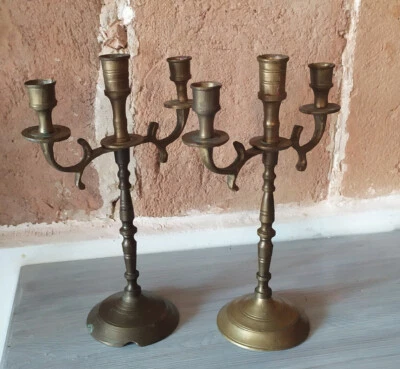 Paire chandeliers anciens en  bronze candélabres bougeoirs - Photo 1/4
