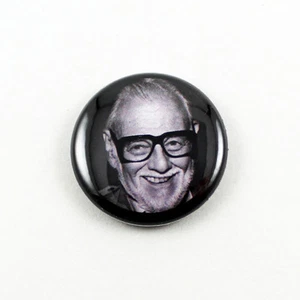 George Romero - 1 Inch Pinback Button - Horror Director NOTLD Zombies Master - Bild 1 von 2