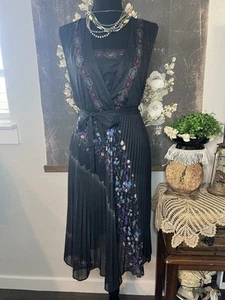 Vintage 70s Black Pleated Semi Sheer Belted Floral Polyester Dress Sz 5 SMALL - Picture 1 of 15