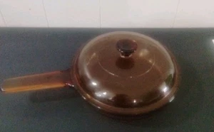 VTG Corning Amber Visions France 7" Skillet w Lid Glass Frying Pan Waffle Bottom - Picture 1 of 10
