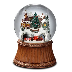 Rotating Train and Mountain Village Snow Globe - Bild 1 von 2
