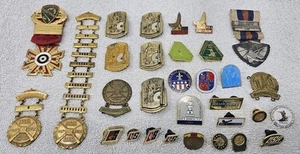 Lote de 32 alfileres de solapa de la Asociación Nacional del Rifle de la NRA alfileres de tiro medallas NFS - Imagen 1 de 13
