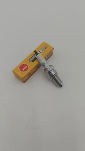 Bougie NGK DR8ES - Photo 1/1