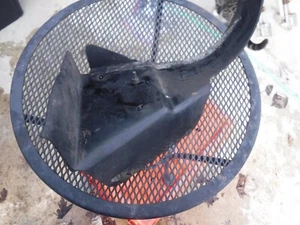 1973 Scorpion SUPER Stinger  400  RV snow parts: PLASTIC PANEL volt reg mount - Bild 1 von 2