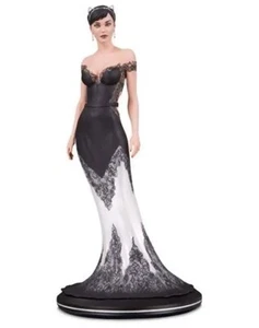 DC Cover Girls Catwoman Wedding Dress Statue by Joelle Jones Limited Edition 10" - Picture 1 of 1