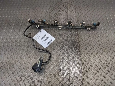 Tubo de riel de combustible 98-05 Lexus GS300 IS300 SC300 con inyectores OEM 23807-4603 1180329 Foto 1 de 4