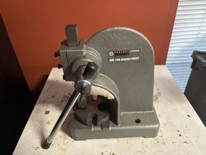 Vintage Central Machinery 03552 One Ton Arbor Press HEAVY EXCELLENT CONDITION FS - Picture 1 of 8