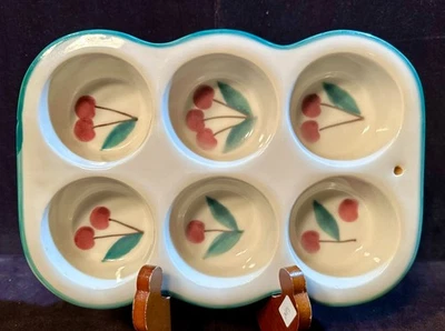 Sartén para magdalenas Hartstone Pottery Cherries Jubilee 6 tazas pintadas a mano EE. UU. Foto 1 de 4