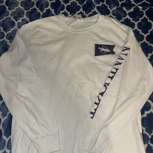 Nantucket Youth Long Sleeve - Medium - Picture 1 of 2