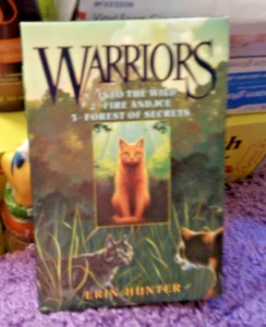 Warriors Box Set: Volumes 1 to 3: Into the Wild, Fire and Ice, Forest of Secrets - Picture 1 of 1