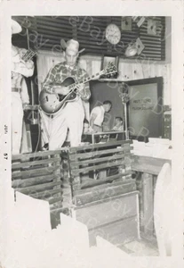 Billy Byrd VINTAGE Candid One Of A Kind 3.5x5 Photo Country Music 1957 - Picture 1 of 2