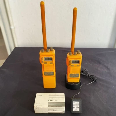 2x Radio VHF Marine ICOM IC-GM1500E GMDSS - entrambe funzionanti + caricatore - Immagine 1 di 4