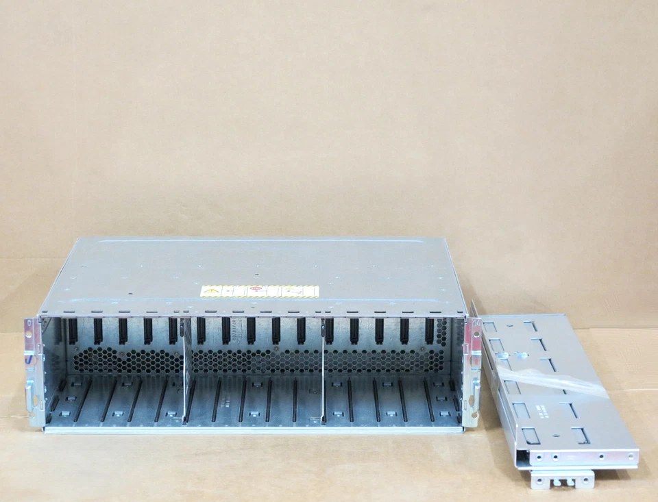 Dell Drive Array CX-4PDAE-FD 2x 4Gb Controllers Fibre Channel 2xPSU 0CK048 CK048 - Image 1 of 1