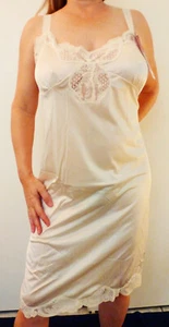 ILLUSION SEXY TAGLIE FORTI BEIGE RASO SCIVOLOSO NYLON PIZZO SLIP COMPLETO 48 NUOVO CON ETICHETTE - Foto 1 di 6