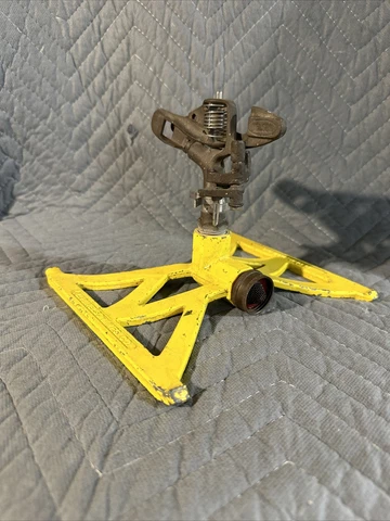 Vintage Metal Yellow L.R. Nelson Lawn Sprinkler DE7924 Peoria Illinois Cover