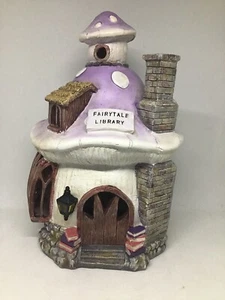 Fairy Garden House Fairytale Library with LED Lantern Lights - Imagen 1 de 12