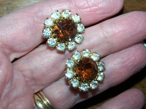 Vintage Light Brown and Clear Rhinestone Round Clip Earrings - J20 - Picture 1 of 6