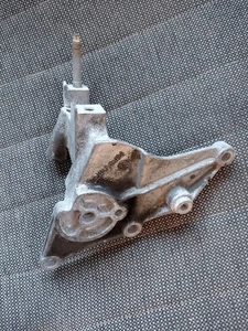 2000-2005 Pontiac Grand Am Malibu 3.1 3.4L OEM alternator mount bracket 24508421 - Picture 1 of 5