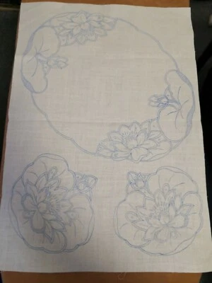 VINTAGE STAMPED IRISH LINEN DUCHESSE SET Lily Design in Lemon - Image 1 of 2