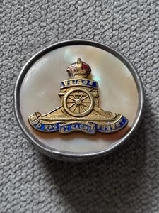 Original WW1 WW2 Metal Rimmed Royal Artillery Mother Of Pearl Sweetheart Brooch - Picture 1 of 3