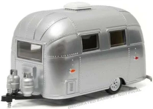 Greenlight 1:24 Scale Airstream 16 Bambi Sport, Polished Silver - Picture 1 of 1
