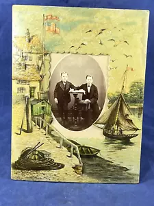 C.1885 nautisches Thema Bilderrahmen, geprägte Pappe, Boot, Möwen, Flagge - Bild 1 von 24