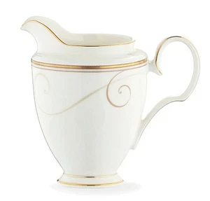 🎁 NEW Noritake 22Kt GOLDEN WAVE Creamer Milk Jug Boxed Coffee/Tea Kitchen Gift  - Bild 1 von 8