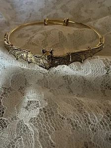 Goldfarbenes Armband Fledermaus Bengal verstellbar Modeschmuck - Bild 1 von 6