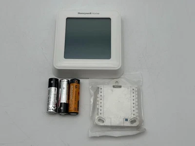 Honeywell Wi-Fi 9000 7-Day Programmable Thermostat (RTH8560D1002) - Image 1 of 3