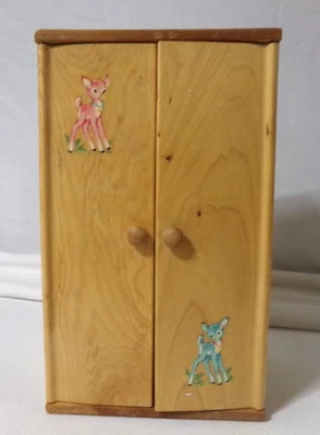 Armário de madeira para casa de bonecas Strombecker Vogue Ginny - Imagem 1 de 4