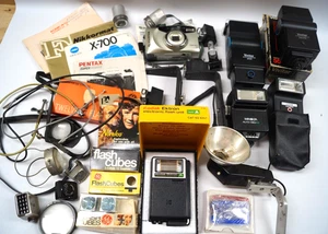 LOT VTG Camera Equipment Flashes Manuals Brookes Flash Bulbs Units WORKING C212 - Picture 1 of 8