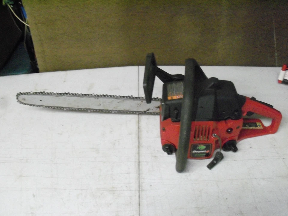 Sierra de cadena Snapper S1838 38cc vintage, barra de 18" (sierra para piezas) Foto 1 de 4