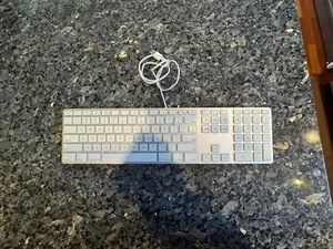 ๐ฅ Genuine Apple A1243 Wired USB Keyboard for iMac Mac Mini Mac Pro w/Keypad - Picture 1 of 6