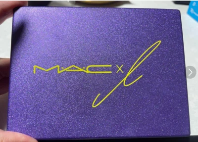 MAC BLACKPINK LiSA Collaboration Eyeshadow Palette - Image 1 of 2