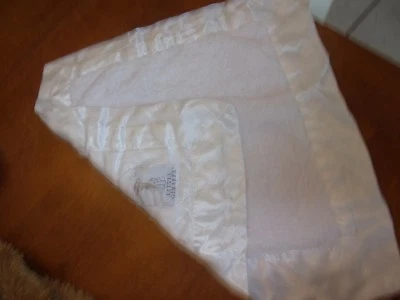 little giraffe square satin 15"  solid white  plush security LOVEY tOY blanket  - Imagem 1 de 3