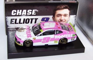 1:24 ACTION 2019 #9 HOOTERS GIVE A HOOT CANCER PINK CAMARO CHASE ELLIOTT 1/1117 - Picture 1 of 7