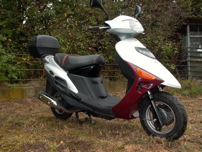 Suzuki AN 125 - Bild 1 von 4