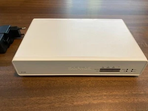 Sophos XG 106 avec alimentation et licence Home active - Photo 1/9