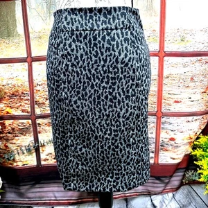 Falda Michael Kors Estampado Leopardo Gris y Negro Talla 2 - Imagen 1 de 9
