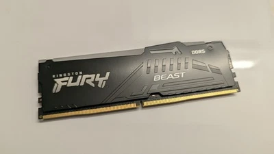 UDIMM Kingston Fury Beast RGB 16 GB DDR5 Foto 1 de 3
