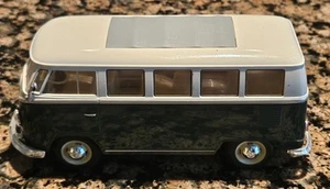 Welly 1:24 1963 Volkswagen T1 Bus Diecast Model Black/White Official VW Licensed - Picture 1 of 7