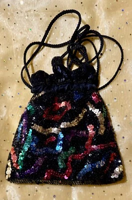 Hermoso bolso monedero vintage Magid arco iris lentejuelas y cuentas de vidrio satinado con cordón Foto 1 de 3