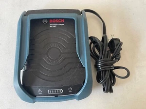 BOSCH WC18C WIRELESS INDUCTIVE LITHIUM-ION BATTERY CHARGER WITH HOLDER - Picture 1 of 2