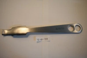 MDS 3280740 HOHMANN RETRACTOR 25MM BLADE 16MM SQUARE TIP 9 1/2" LENGTH - Picture 1 of 2
