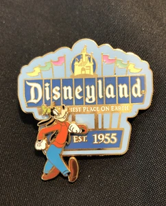 Disneyland Est. 1955 Pin mit Goofy in 3D 2004 Official Pin - Bild 1 von 2