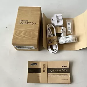 Nuevos auriculares Samsung Galaxy S4 + cargador y plomo + caja original - Imagen 1 de 12