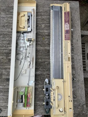 Brother KH-950 Electronic Knitting Machine - Image 1 of 4