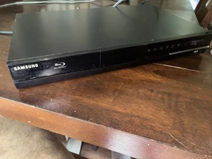 Samsung HT-D4500 Blu-Ray DVD Home Theater System 5.1 - Main Unit Only - Picture 1 of 6