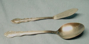 2 pc Stainless IMPERIAL Fleurette Oval Soup Place Spoon Butter Knife GUC Retired - Picture 1 of 4