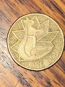 1988 AUSTRALIAN $1 ONE DOLLAR COIN BICENTENNIAL KANGAROO ABORIGINAL ART - Picture 1 of 3